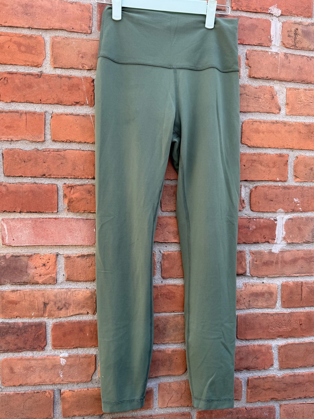 Lululemon Wunder Train High-Rise Tight 25" in
Algae Green